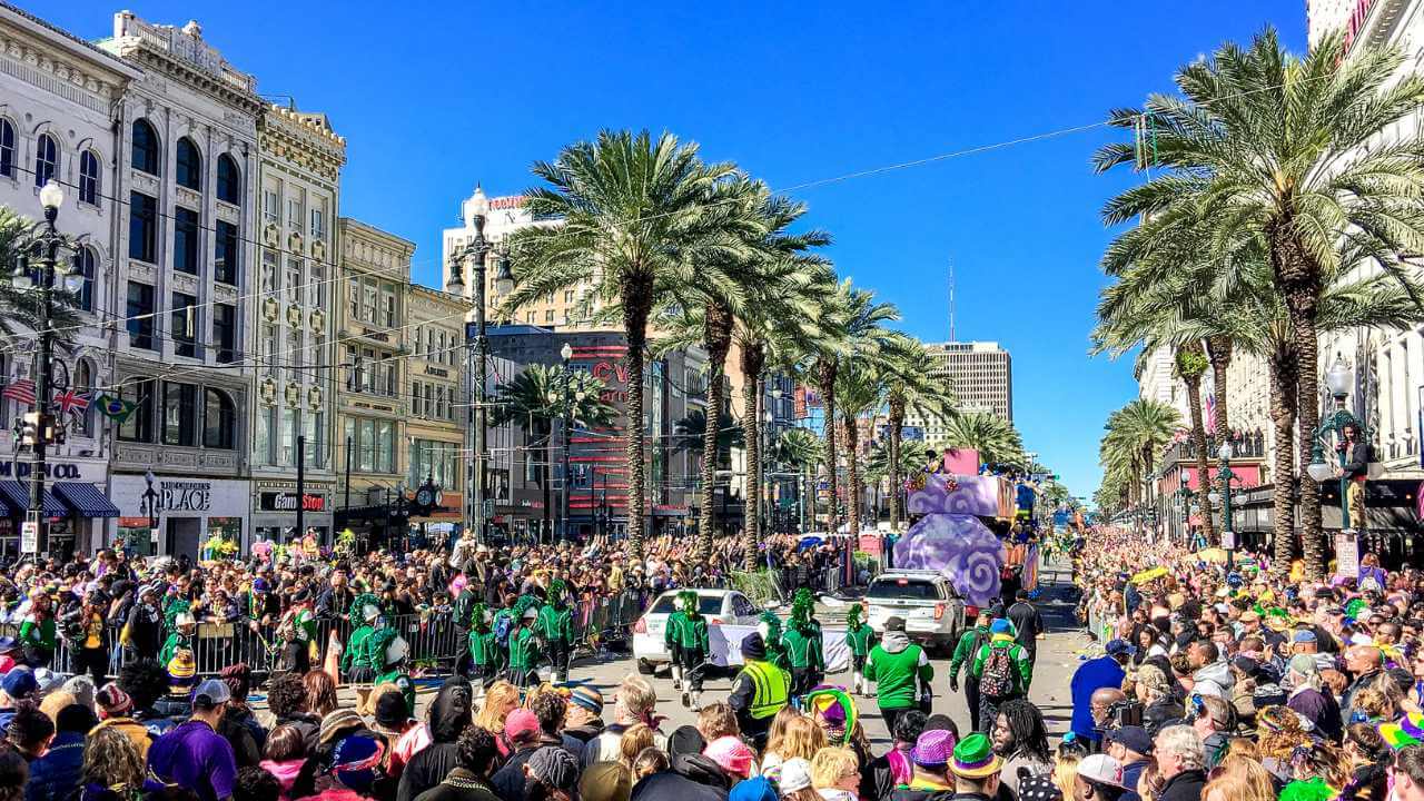 mardi gras parade in new orleans