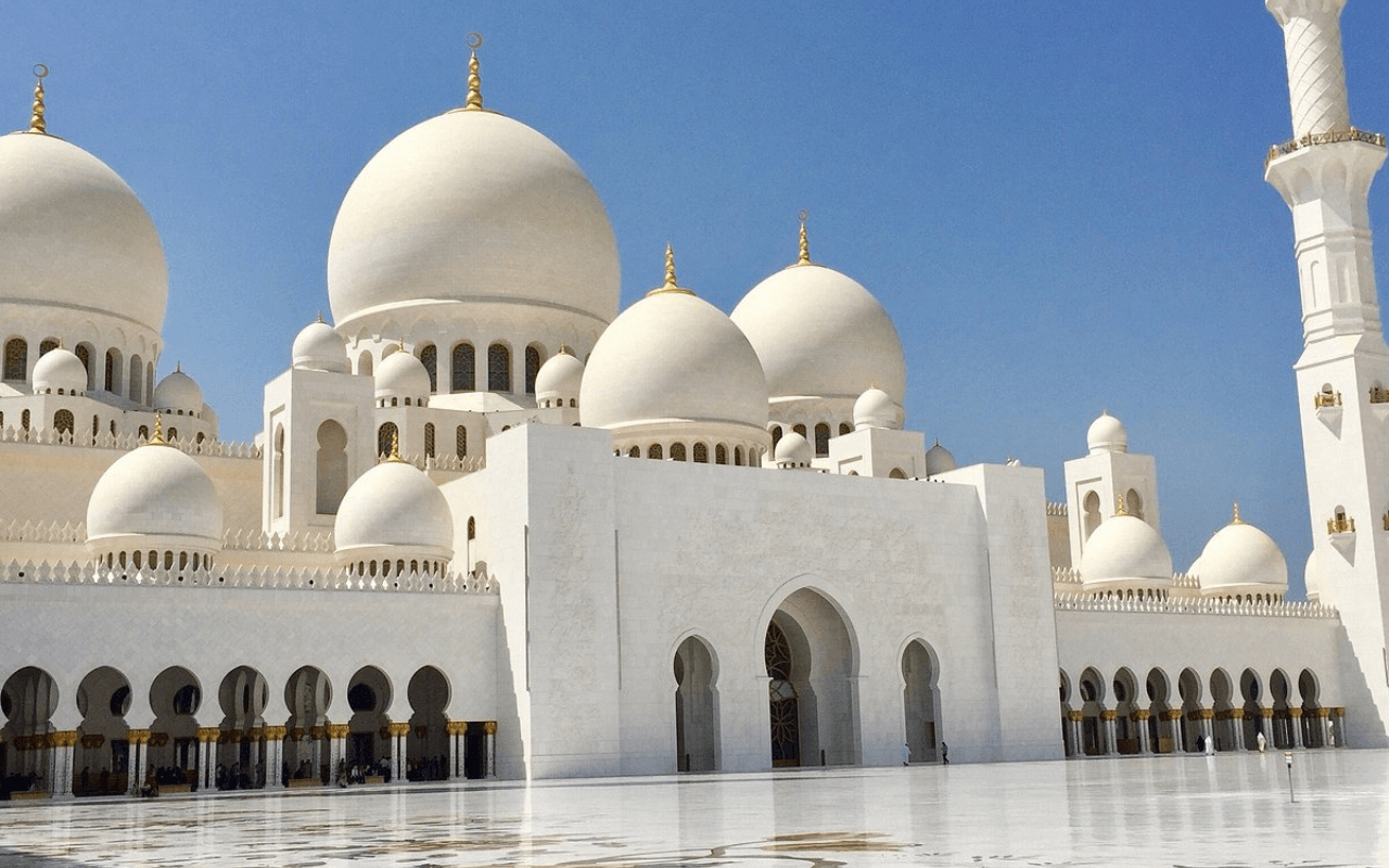 outside view of louvre abu dhabi