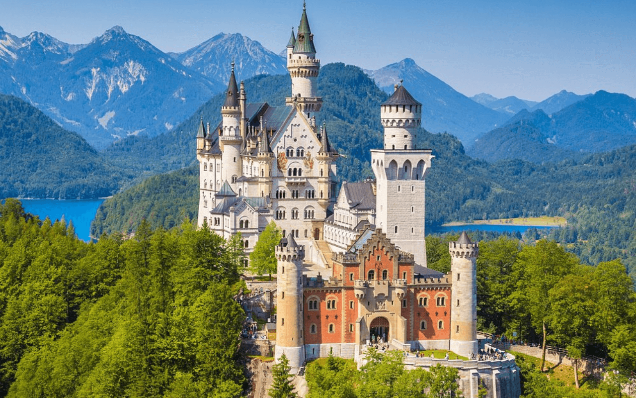 castle that looks like a fairy tale