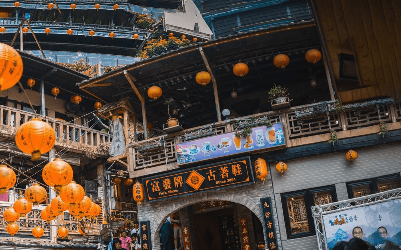 old street in jiufen