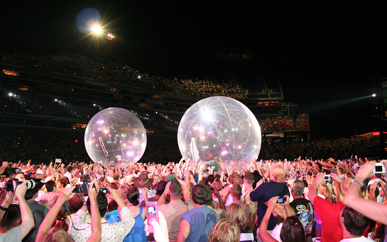 Sugarland performing at CMA Music Festival in 2008