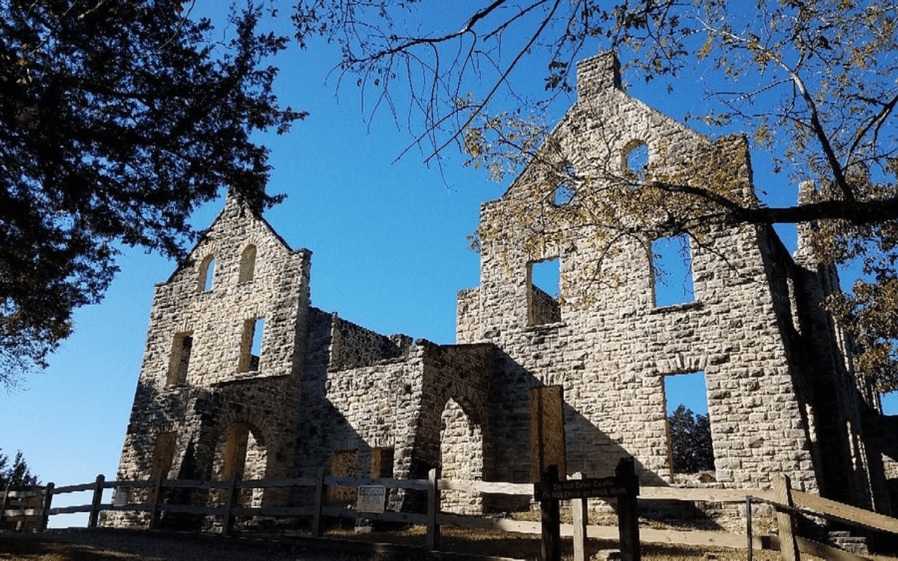 Missouri: Ha Ha Tonka Castle Ruins