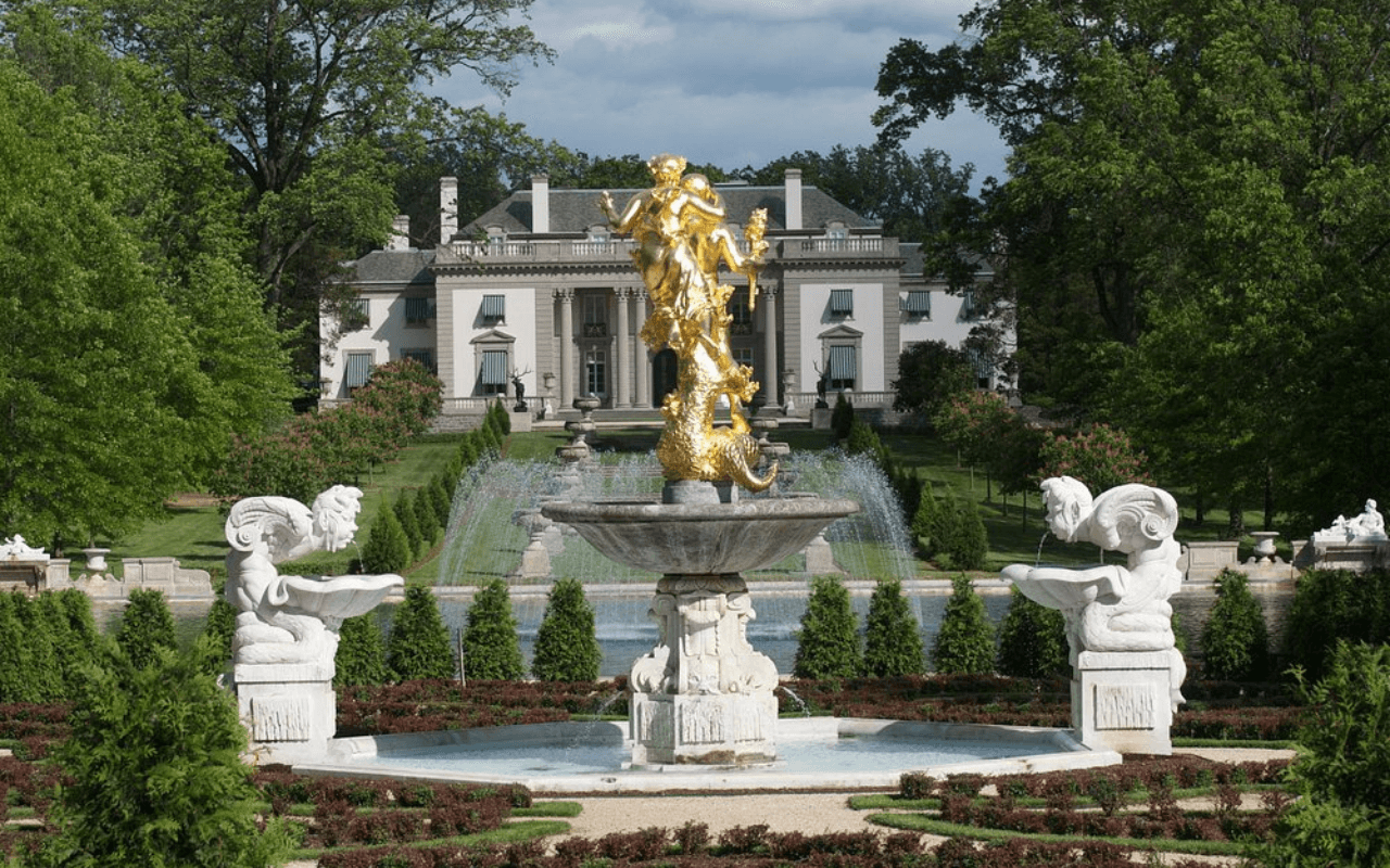 Delaware: Nemours Mansion and Gardens