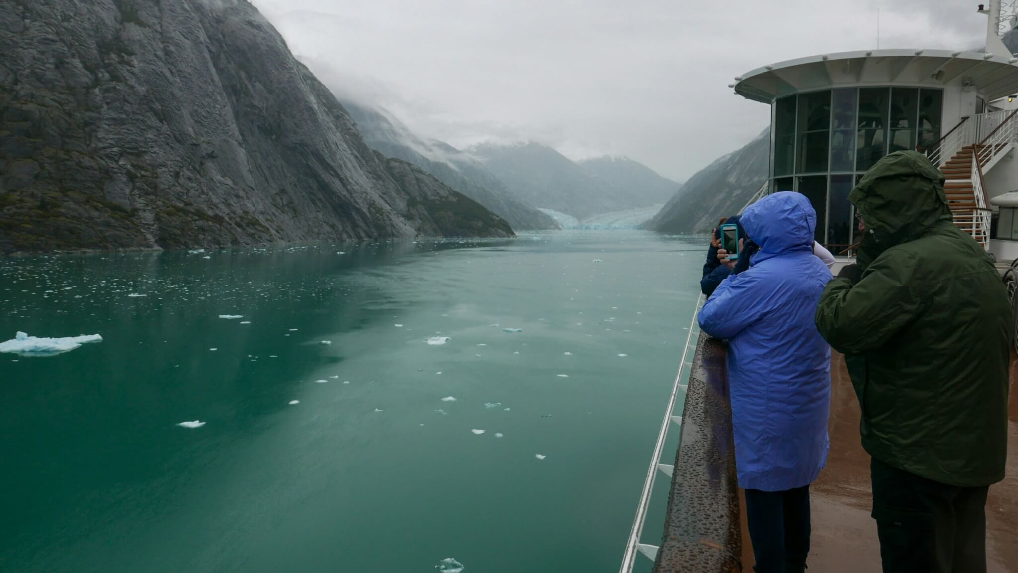 couple on an alaskan cruise