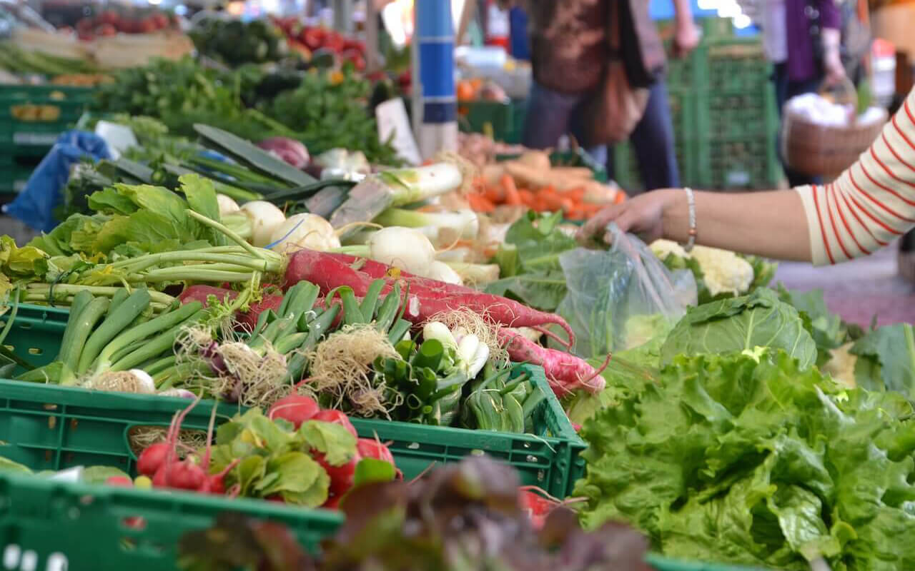 Farmers' market produce