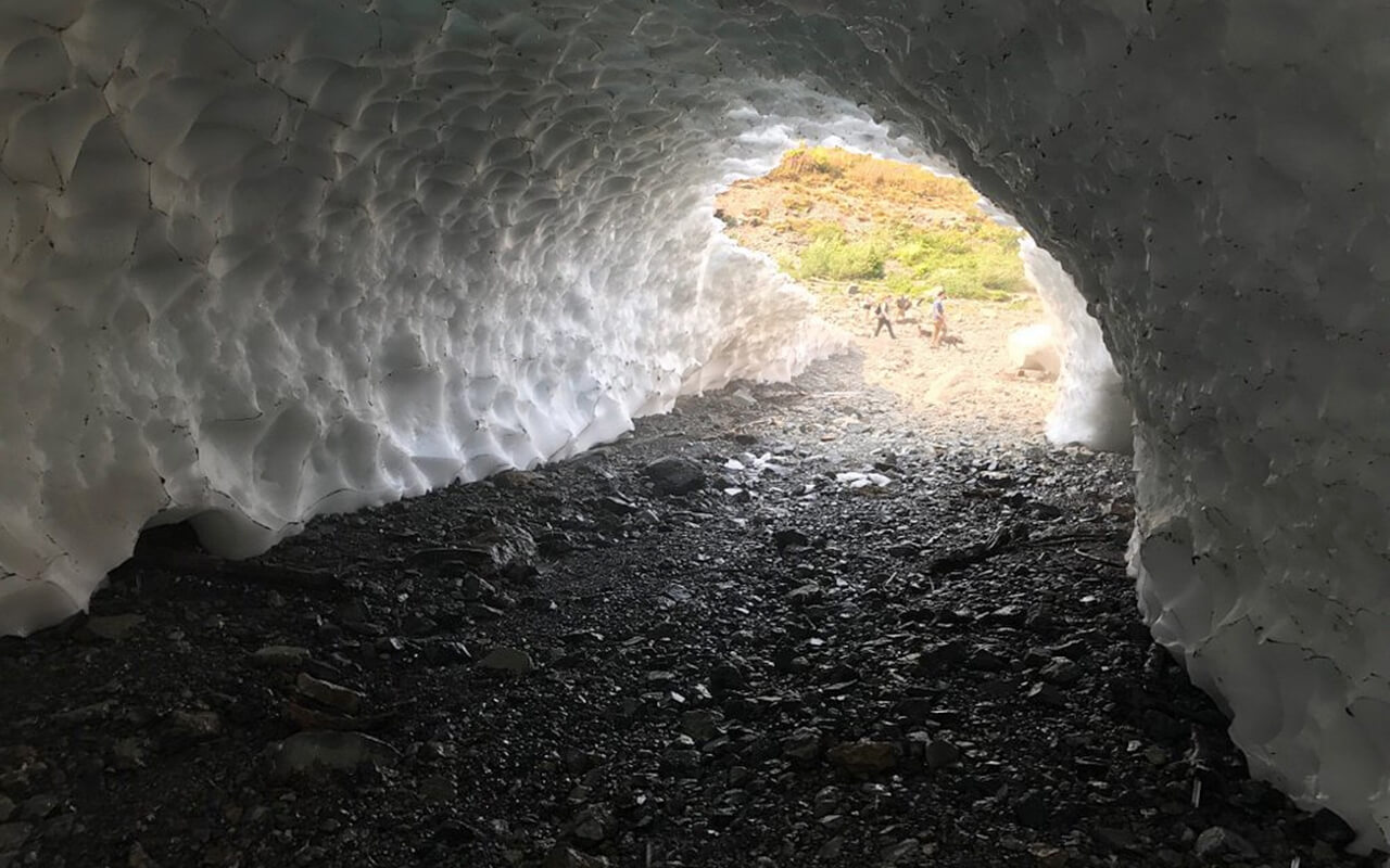 Big Four Ice Caves, USA