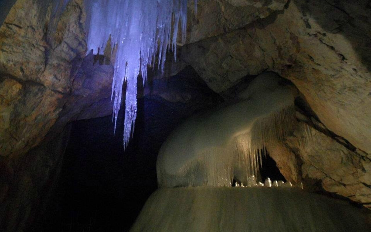 Eisriesenwelt Ice Cave, Austria
