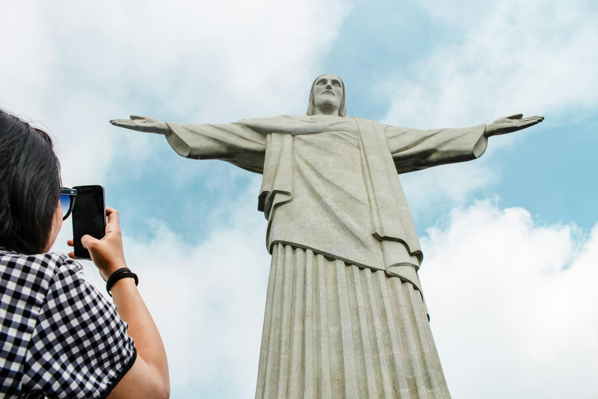 christ the redeemer statue