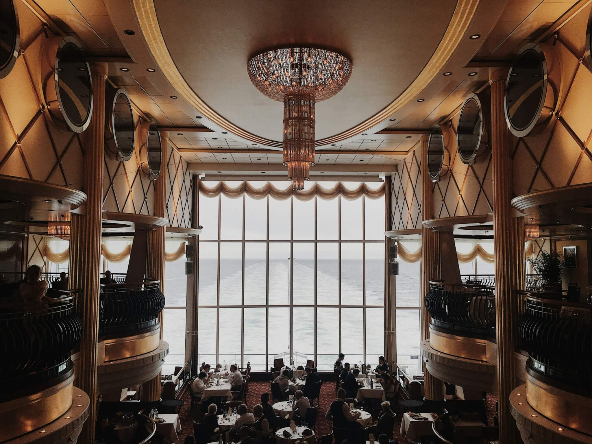 cyrstal chandelier in restaurant