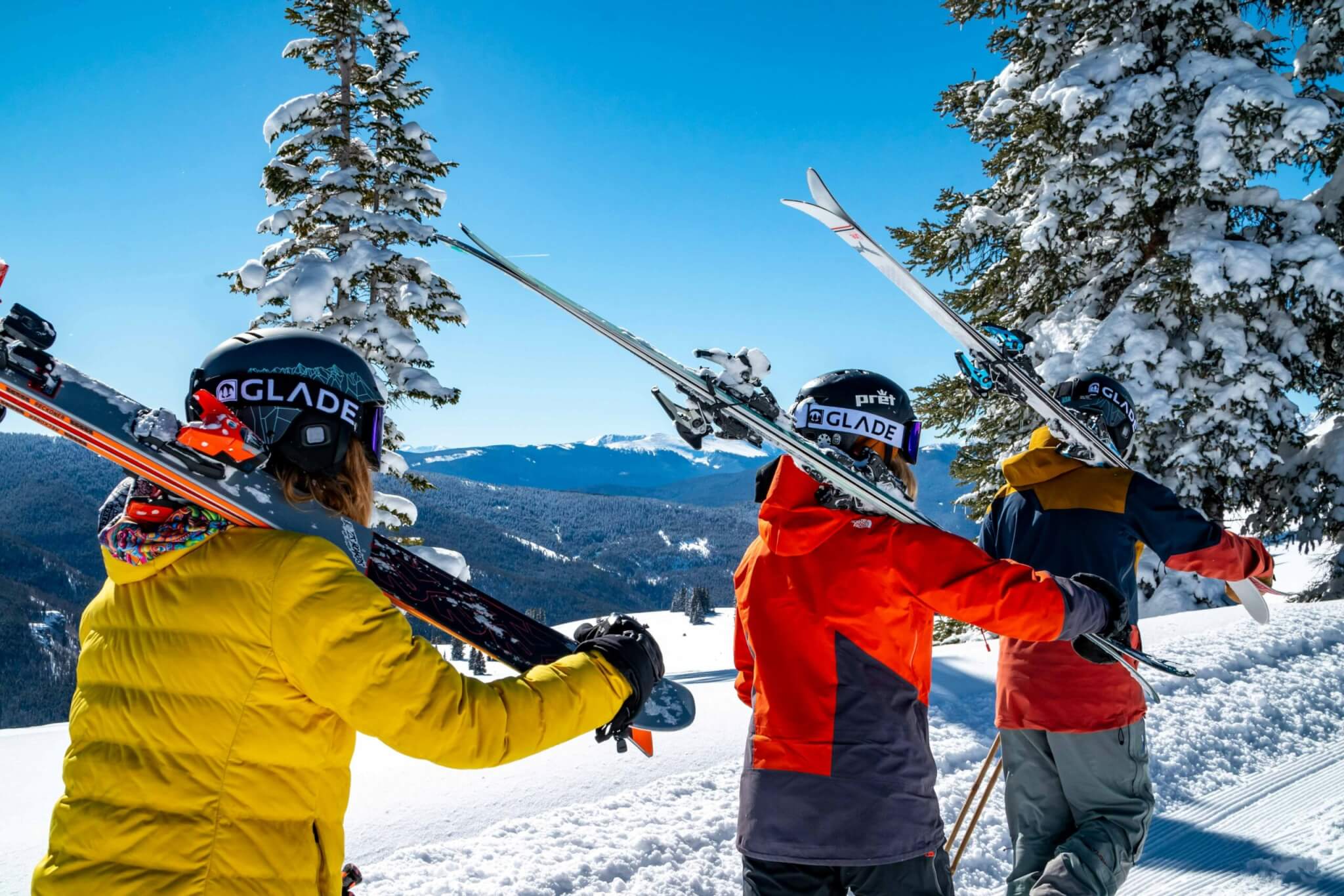 friends skiing