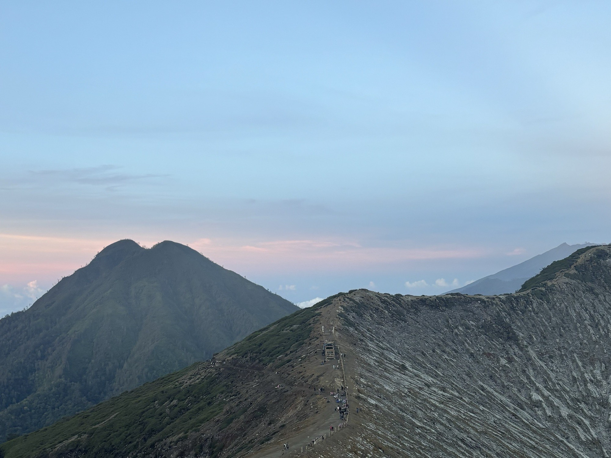 More sunrise views of the surrounding areas while at the lookout point