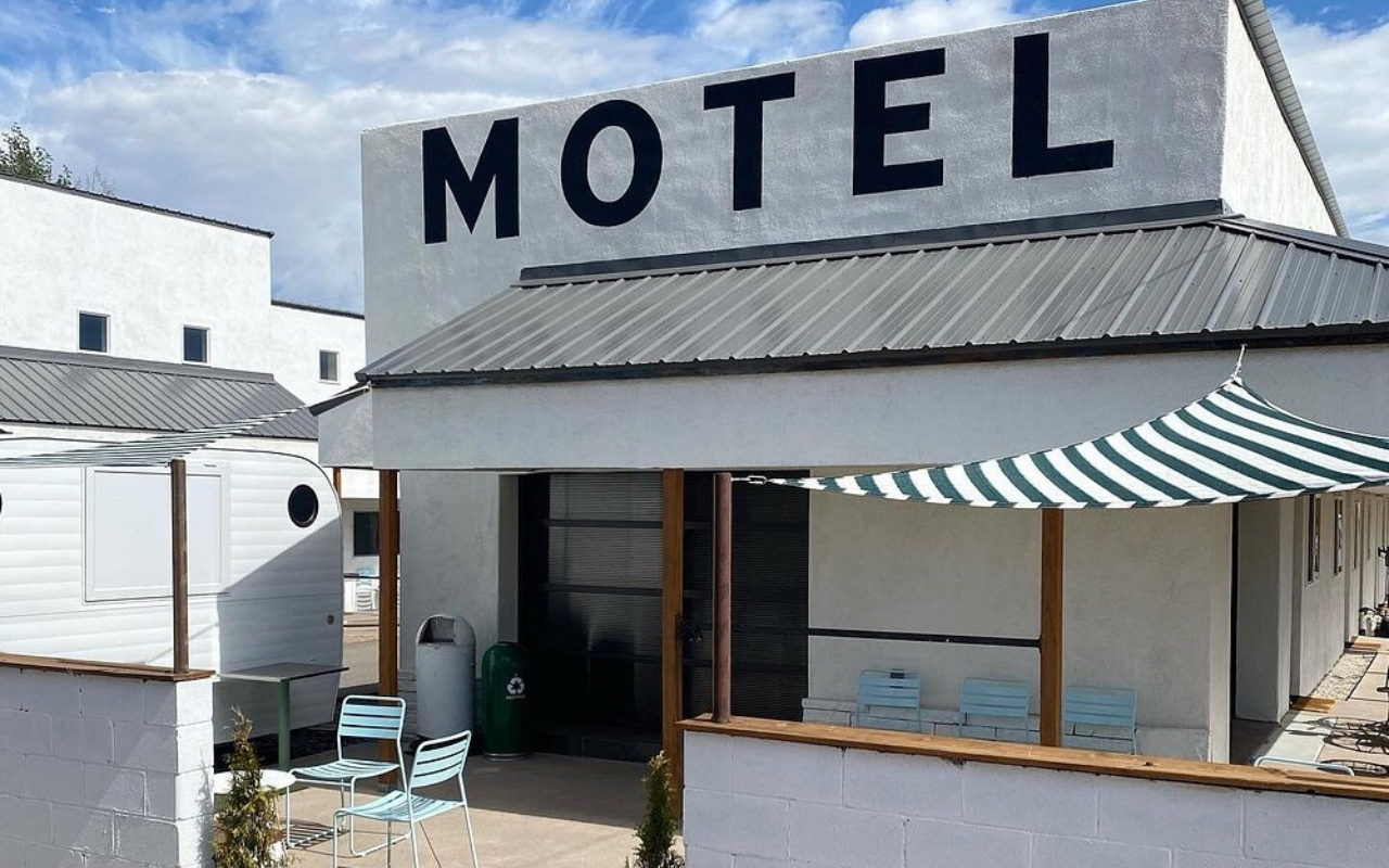 Mellow Moon Lodge