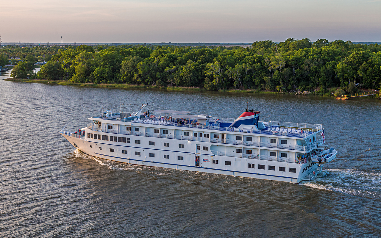 American Cruise LIne in Savannah River
