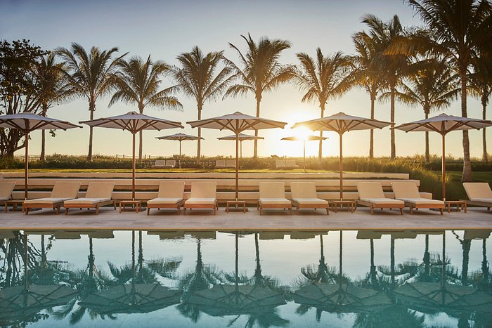 Four Seasons at The Surf Club