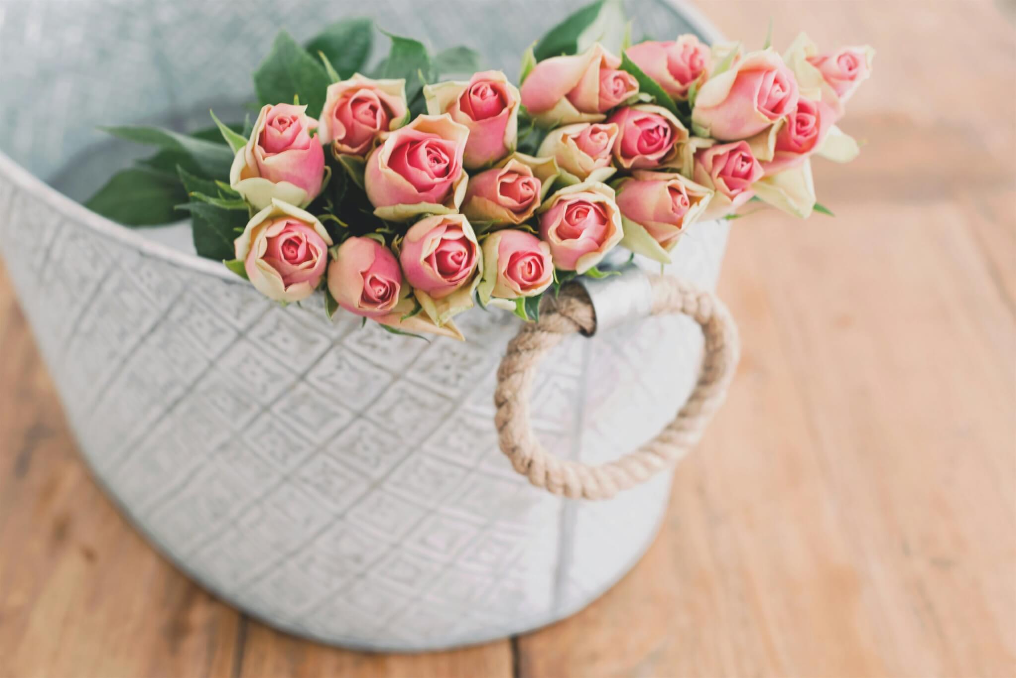 roses in a basket