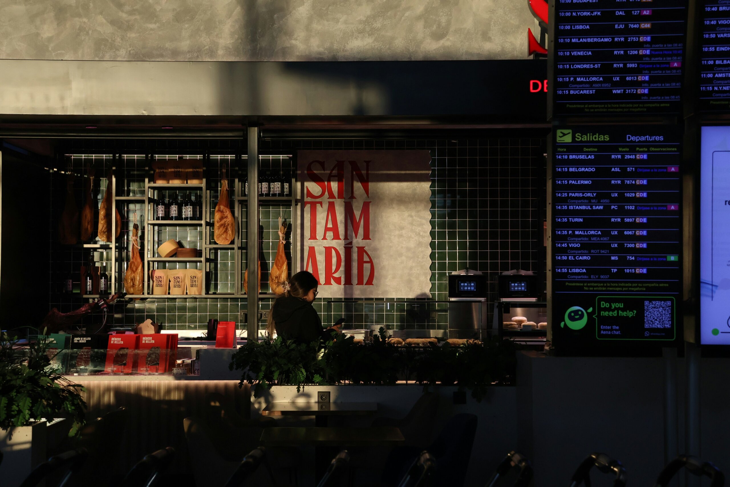 airport restaurant and bar
