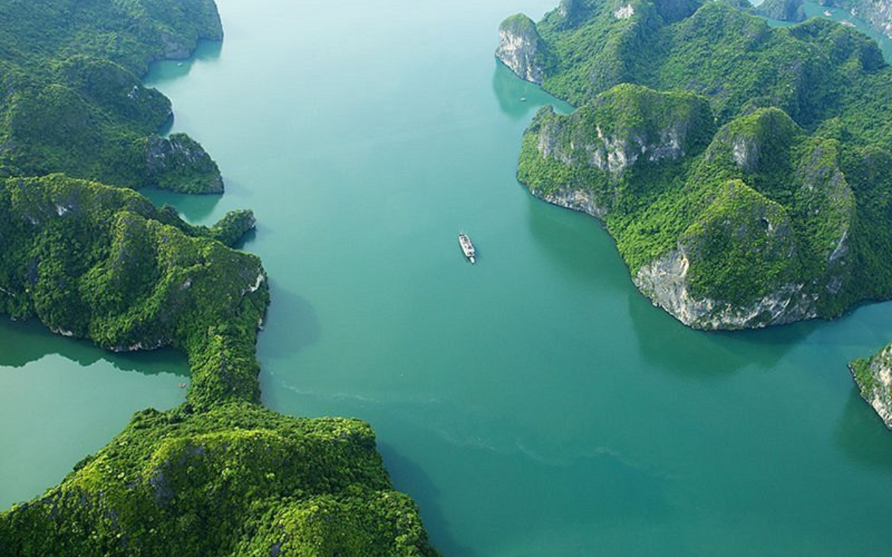 Ha Long Bay