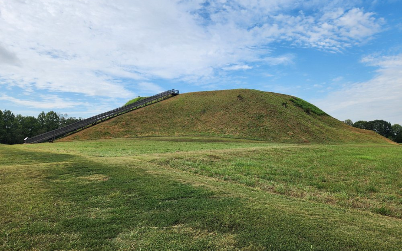 Etowah Mounds State Historic Site (Cartersville, Georgia)