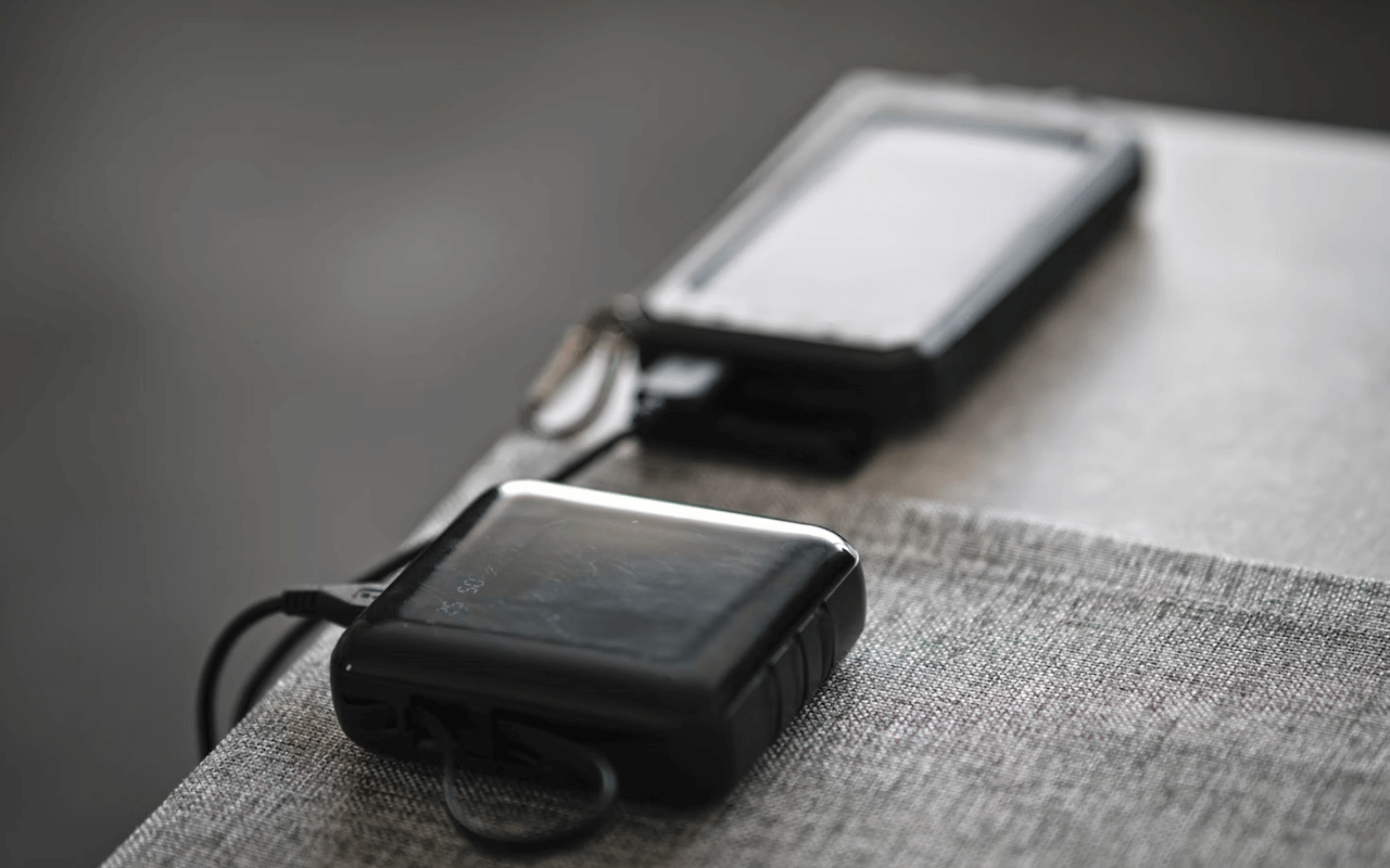 Smart phone charger
