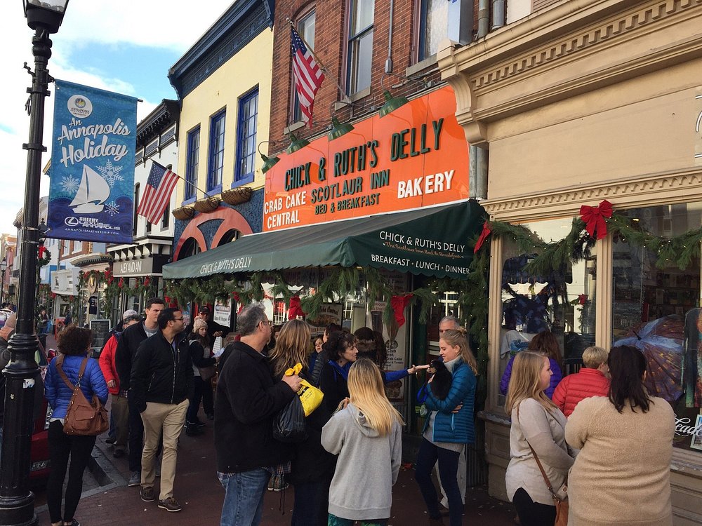 Exterior view of the infamous Chick and Ruth's Delly
