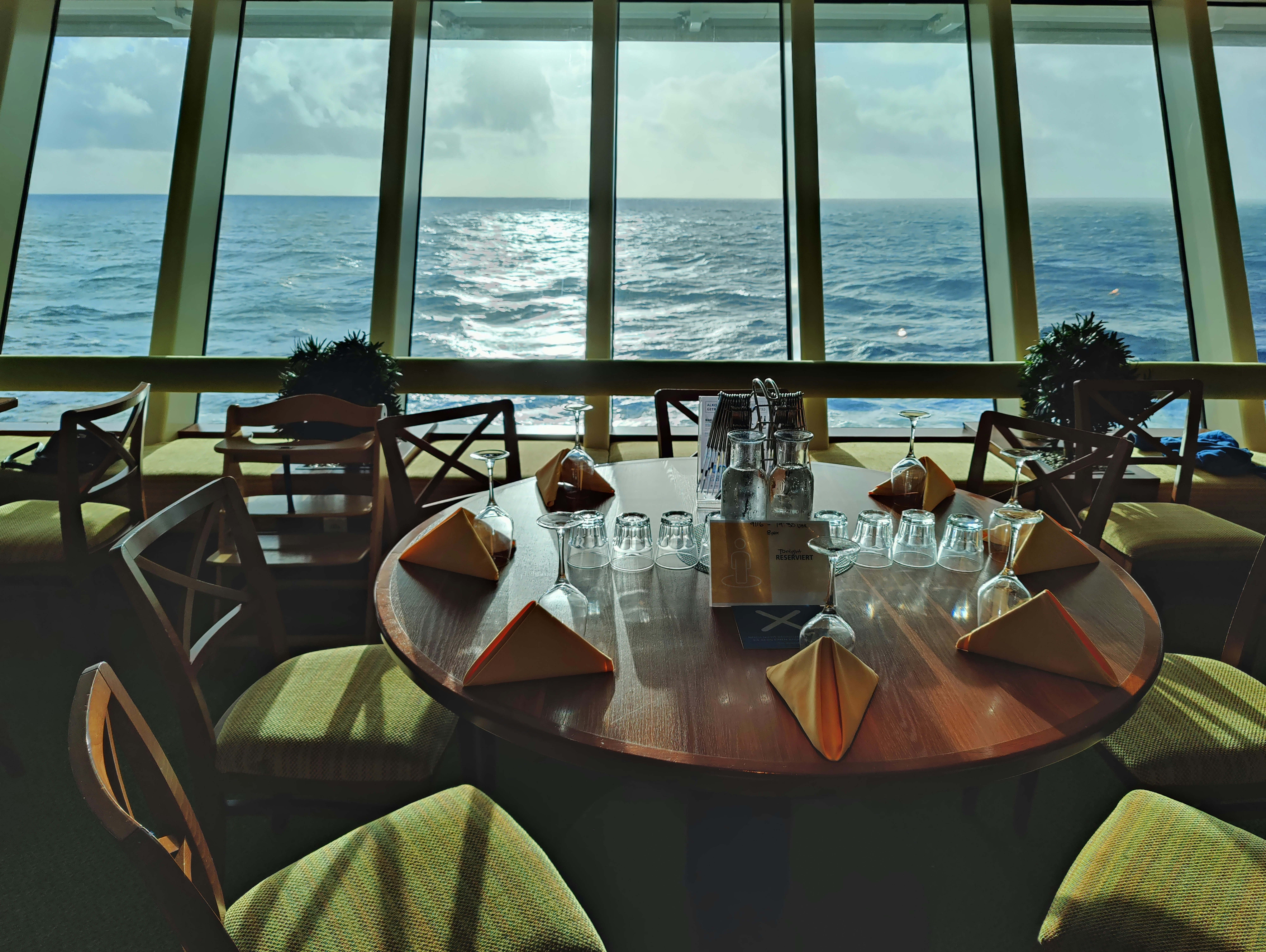 cruise ship restaurant