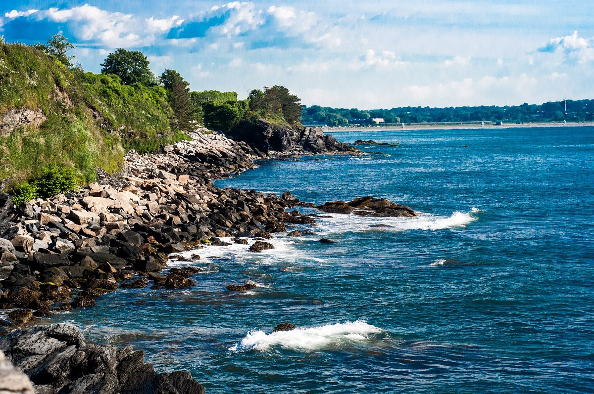 Cliff Walk in Newport