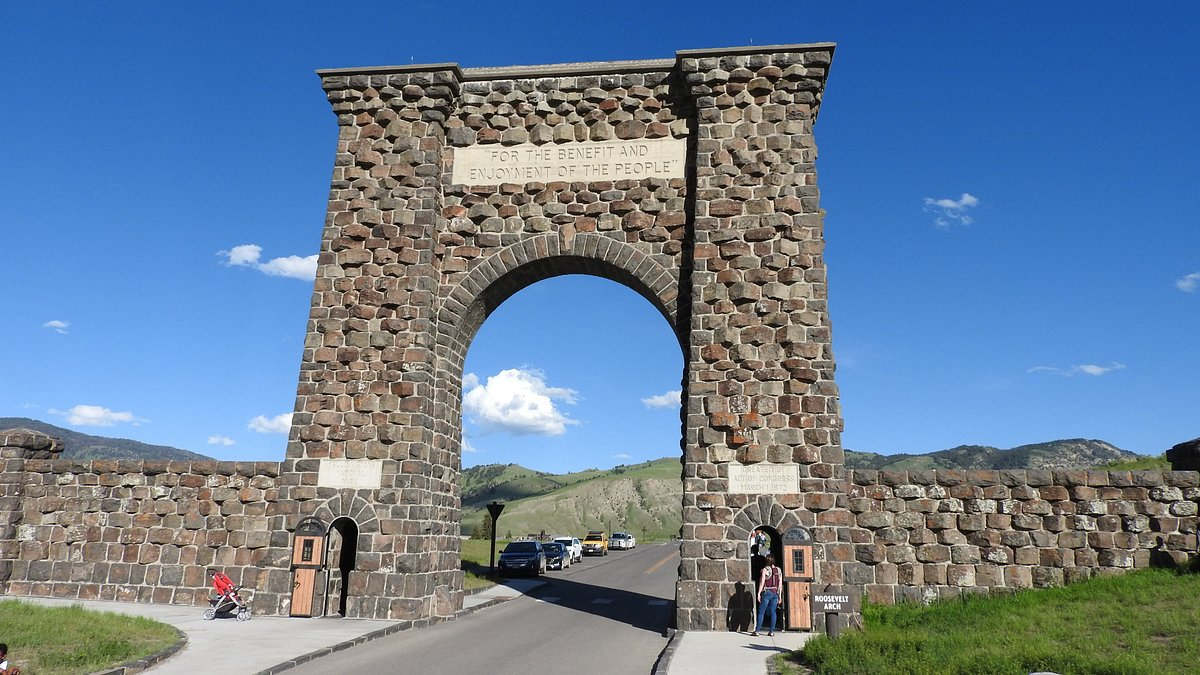 Yellowstone’s Roosevelt Arch