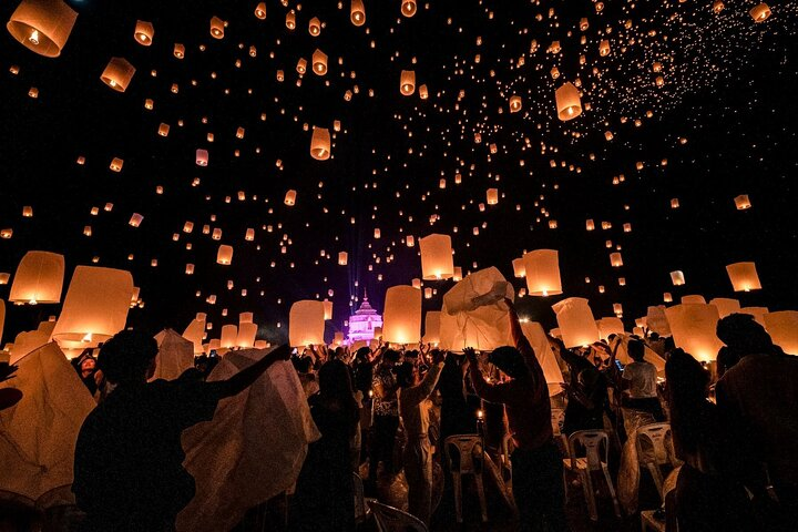 Yi Peng Lantern Festival