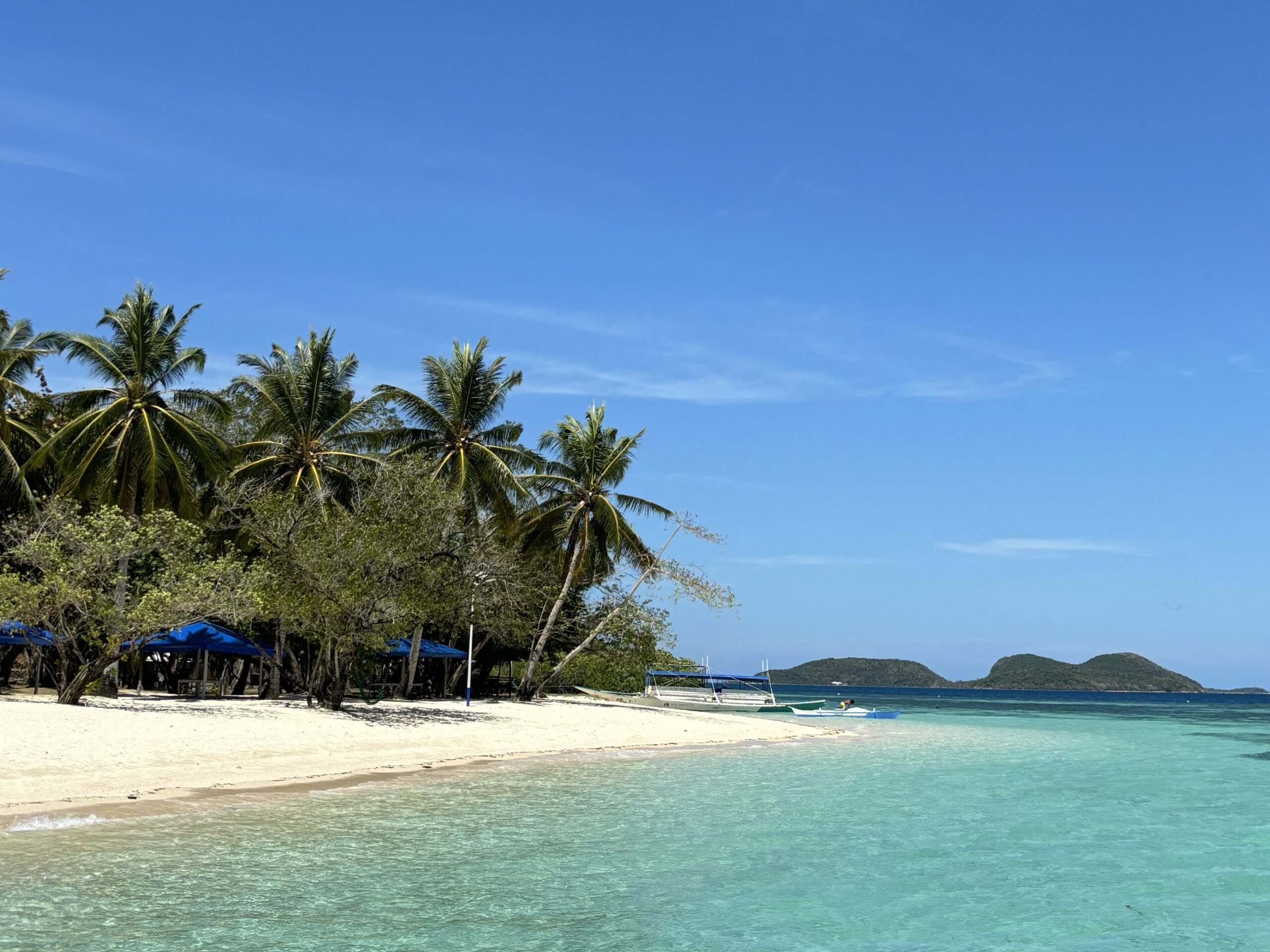 Pass island off the coast of Coron 