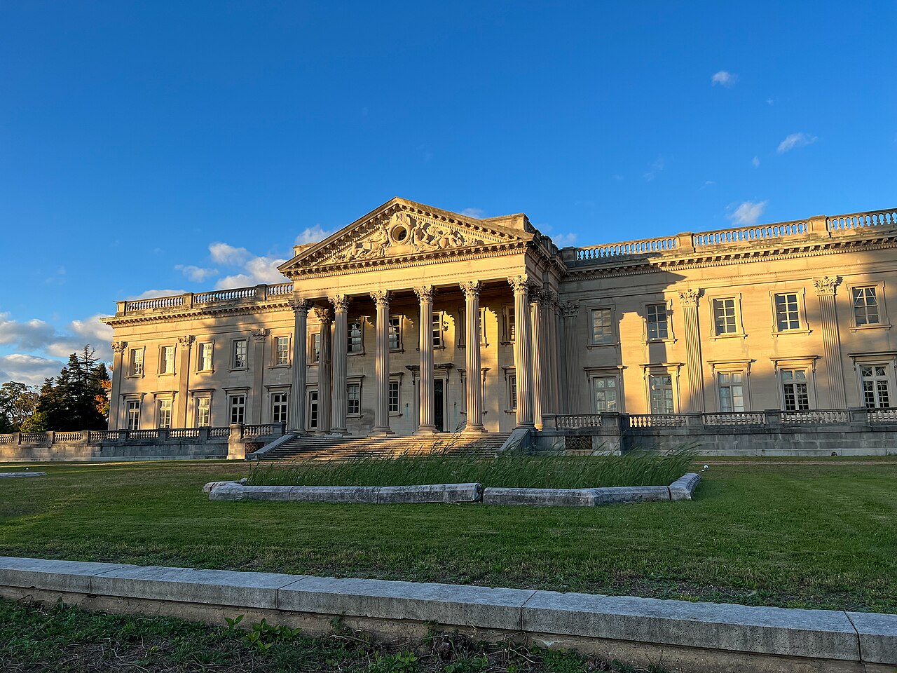 Lynnewood Hall - Evening Facade