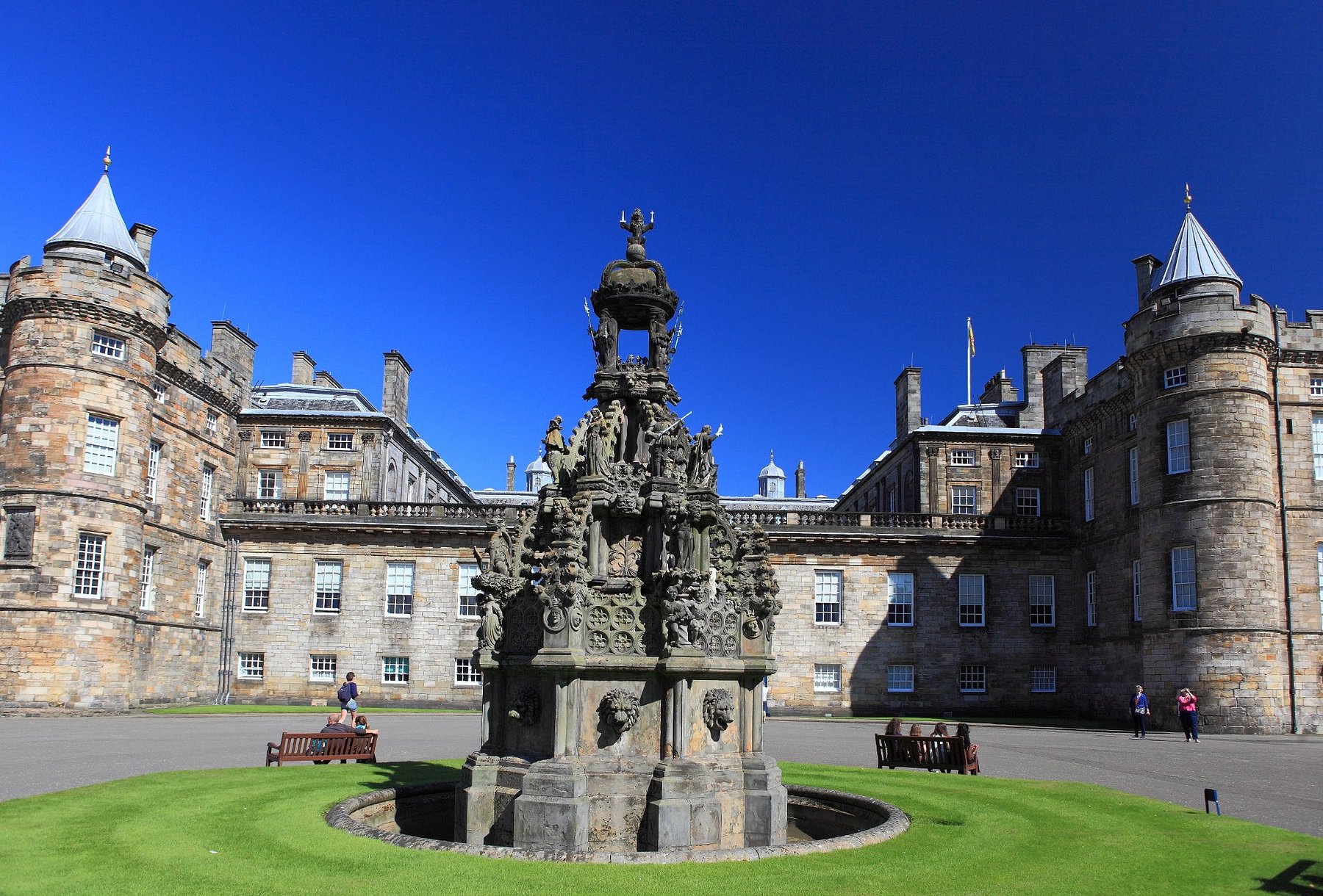 the palace of holyroodhouse
