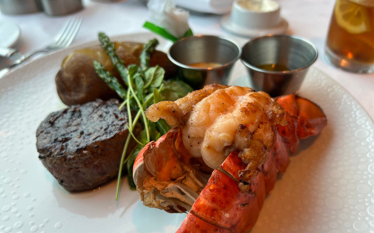 Food on Norwegian Cruise Line