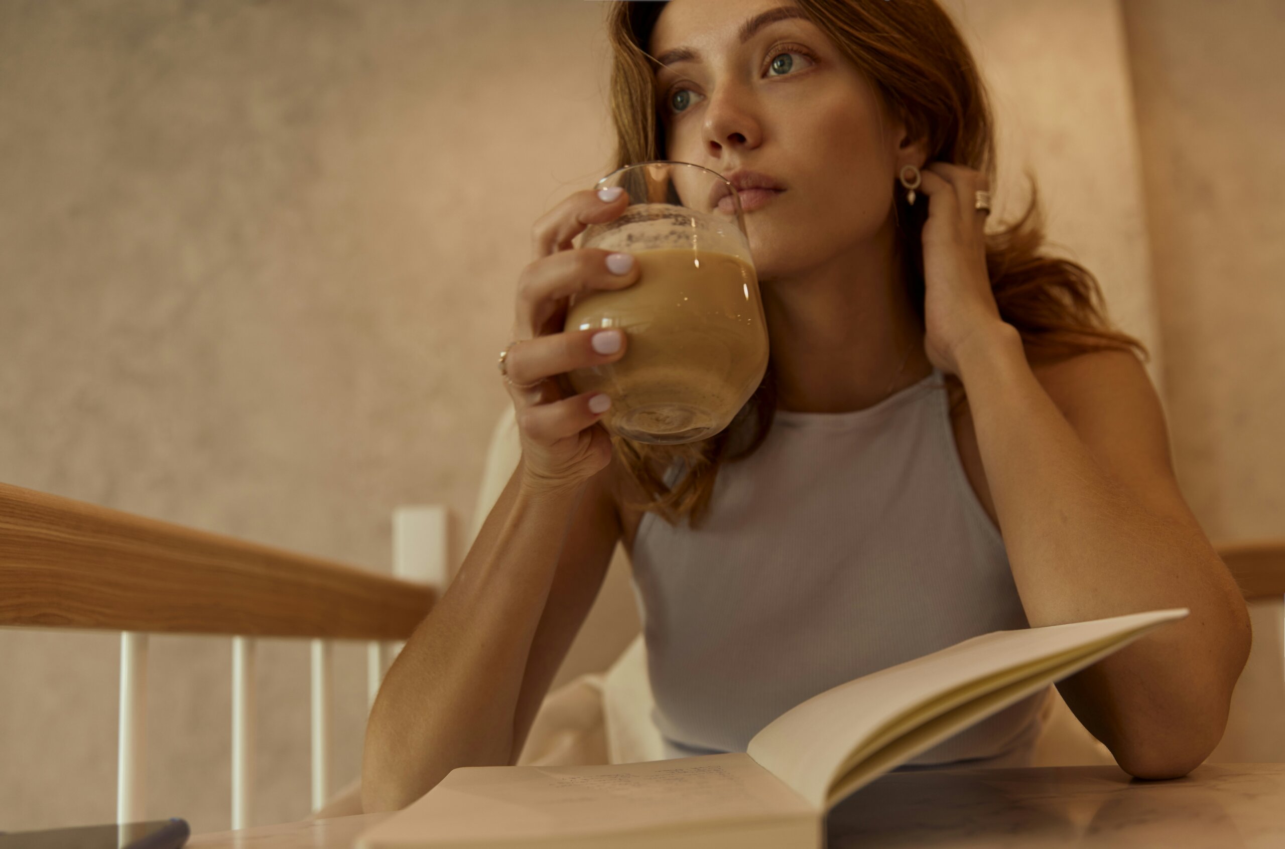 woman alone in a cafe
