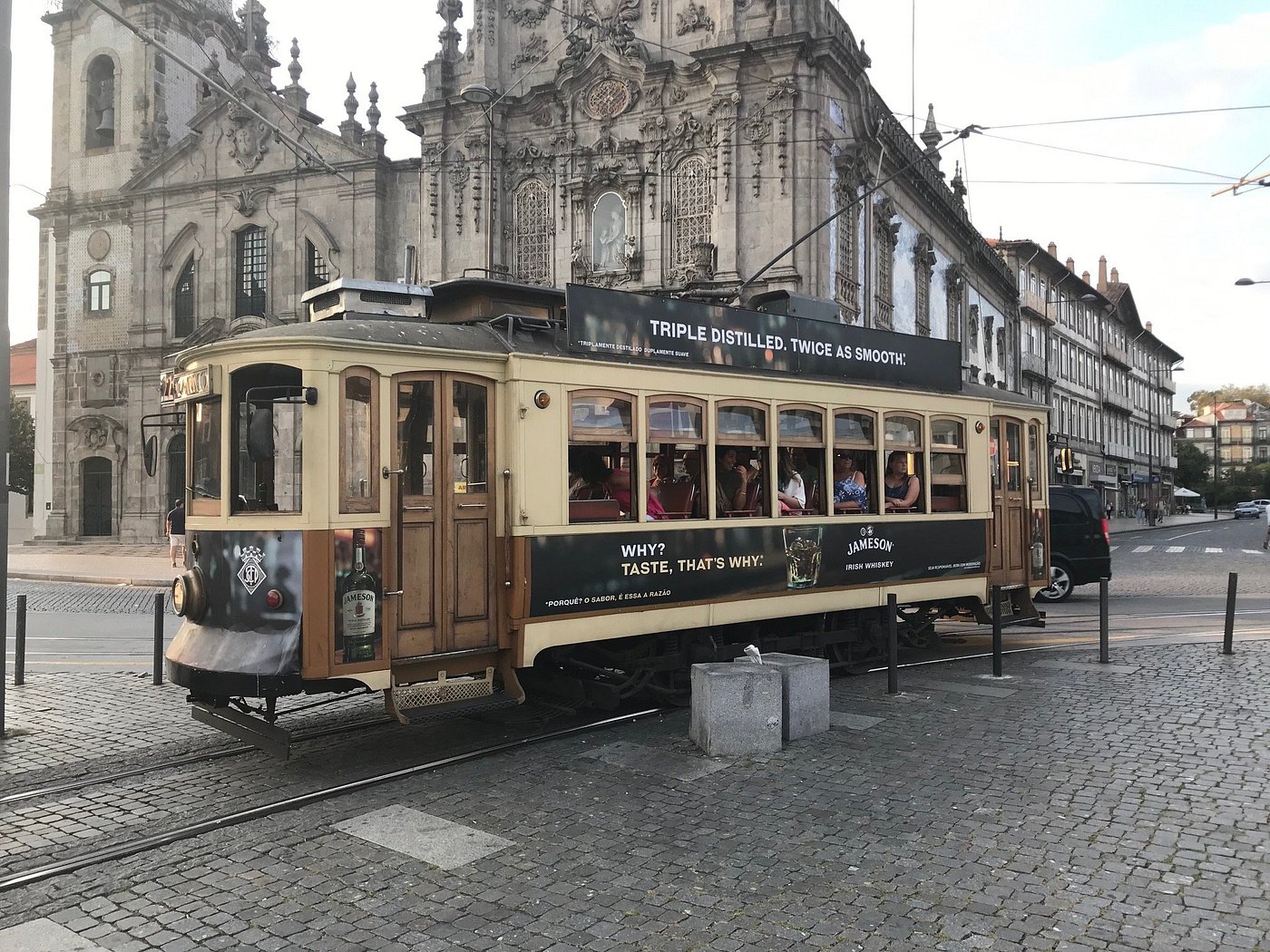 tram in porto