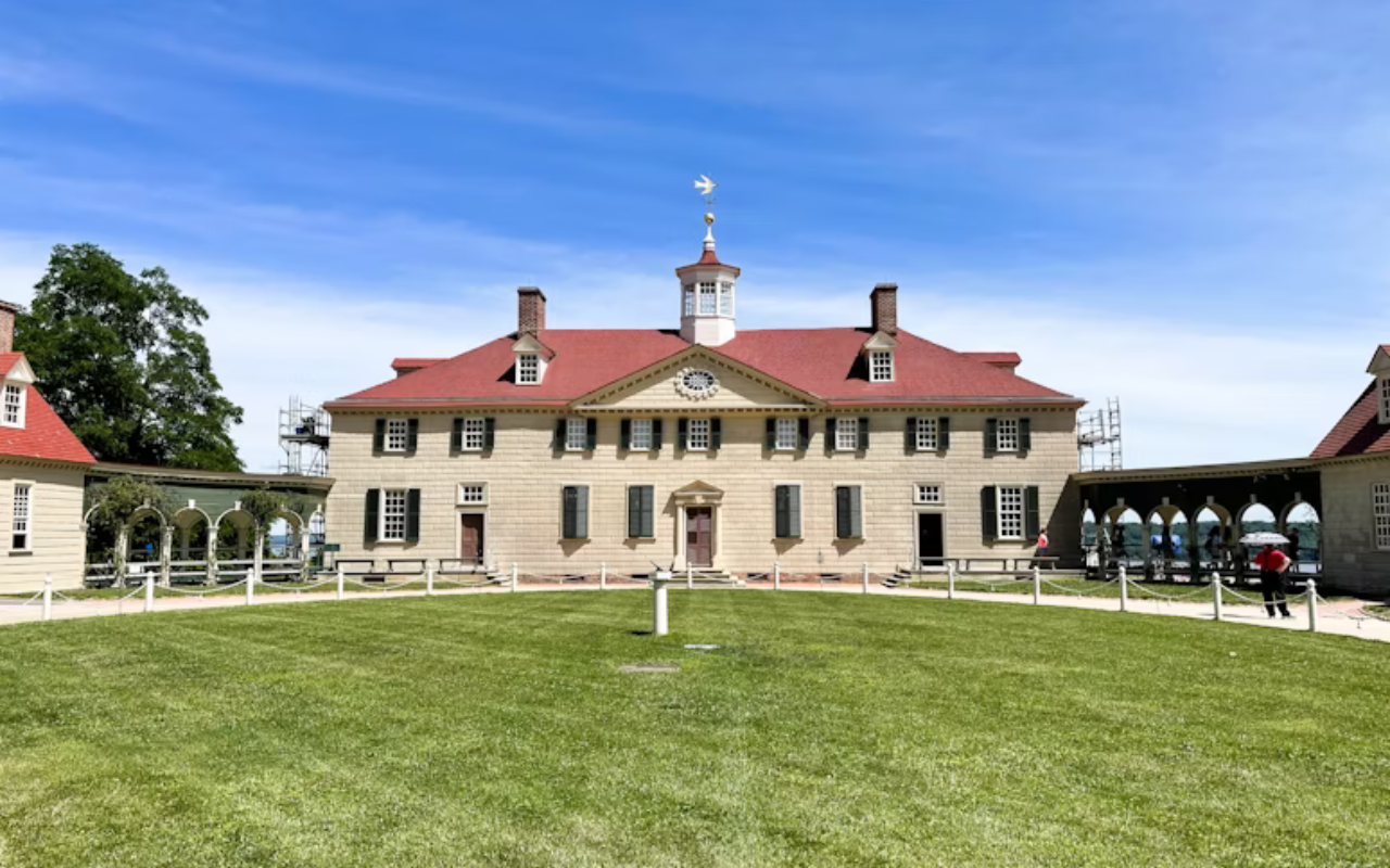 Exterior view of George Washington's Mt Vernon Estate & Gardens 