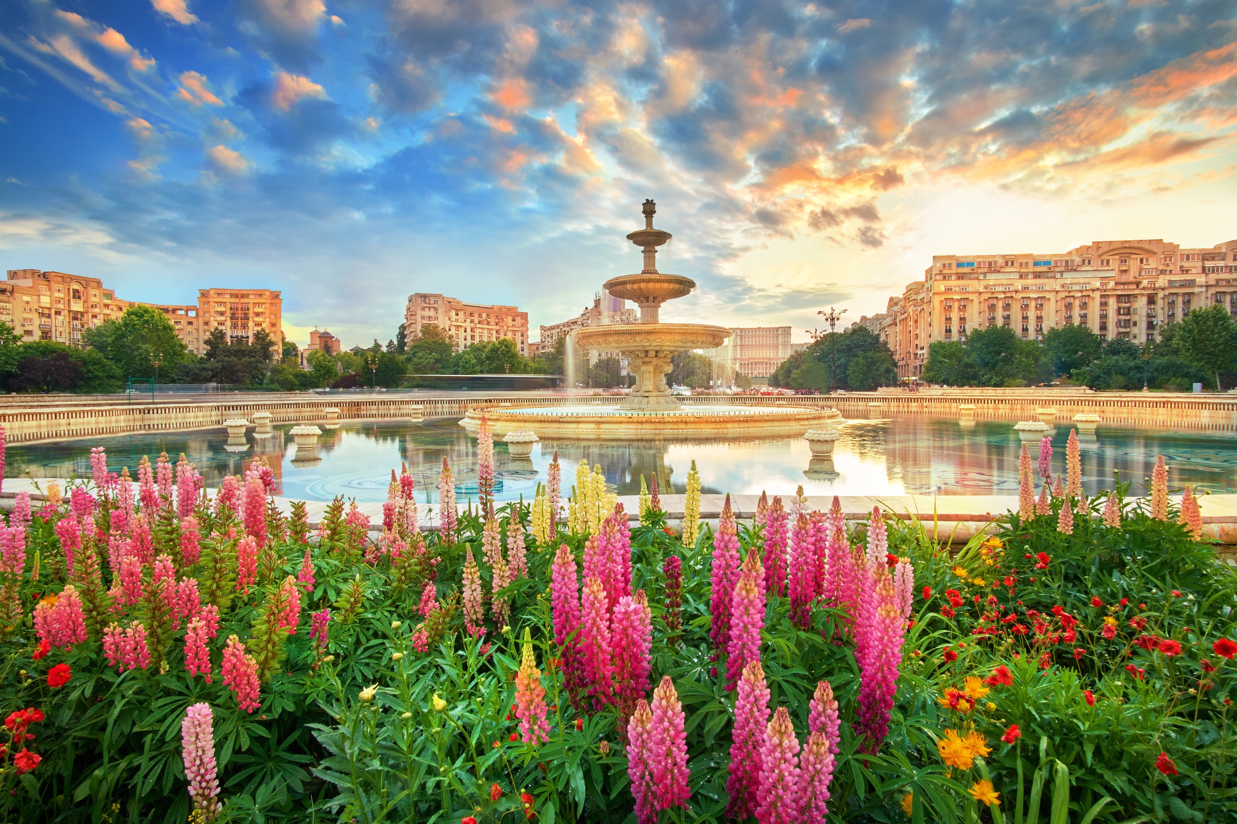 Bucharest Sunset, Unirii Square
