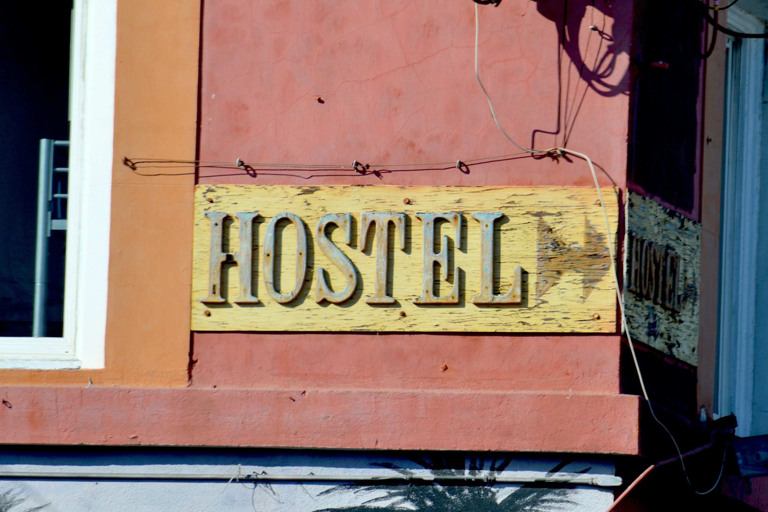 hostel sign, santa monica, california
