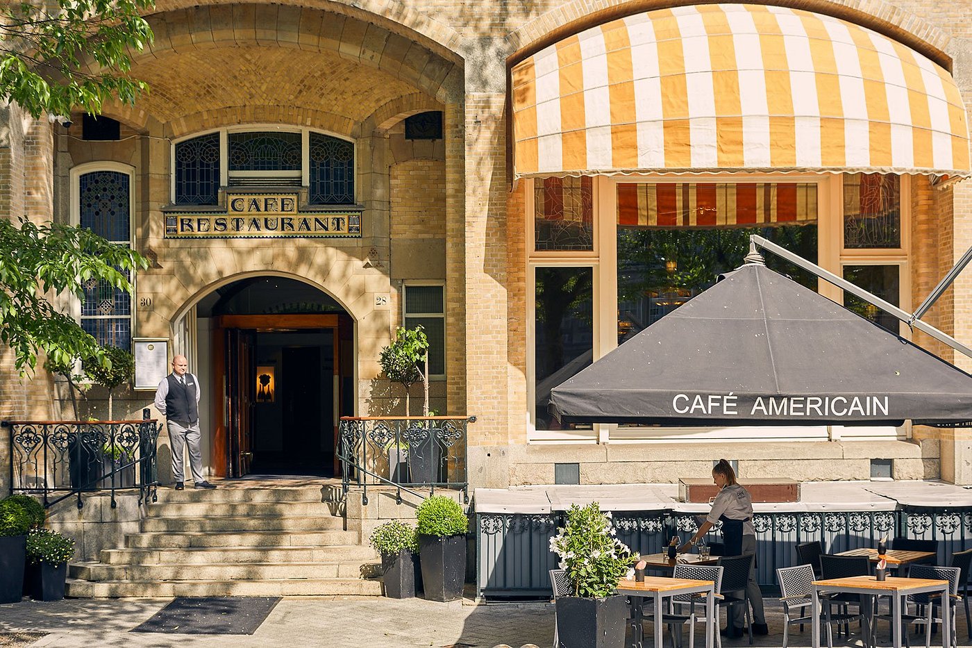 Exterior view of a stunning Café Américain, in Amsterdam