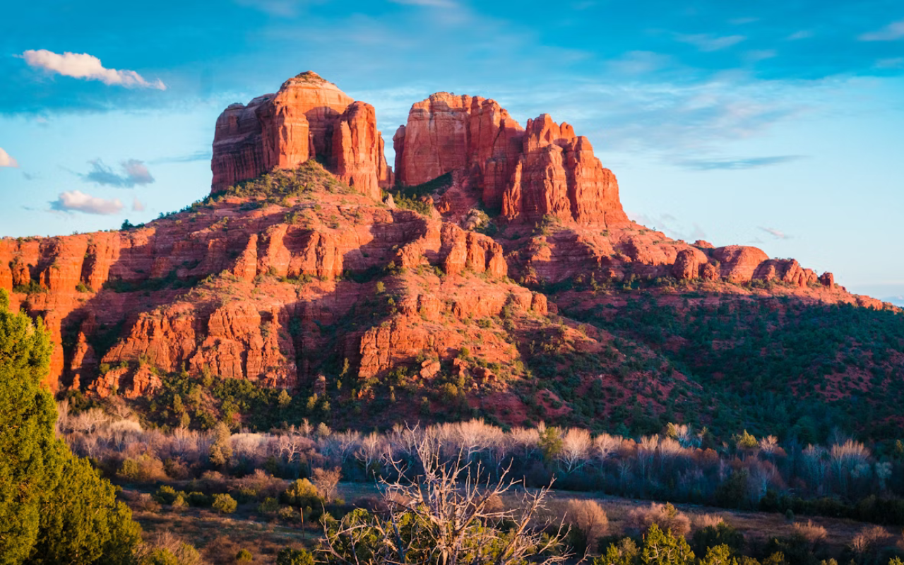 Red rock formations in Sedona, Arizona – scenic Thanksgiving family trip in the desert.