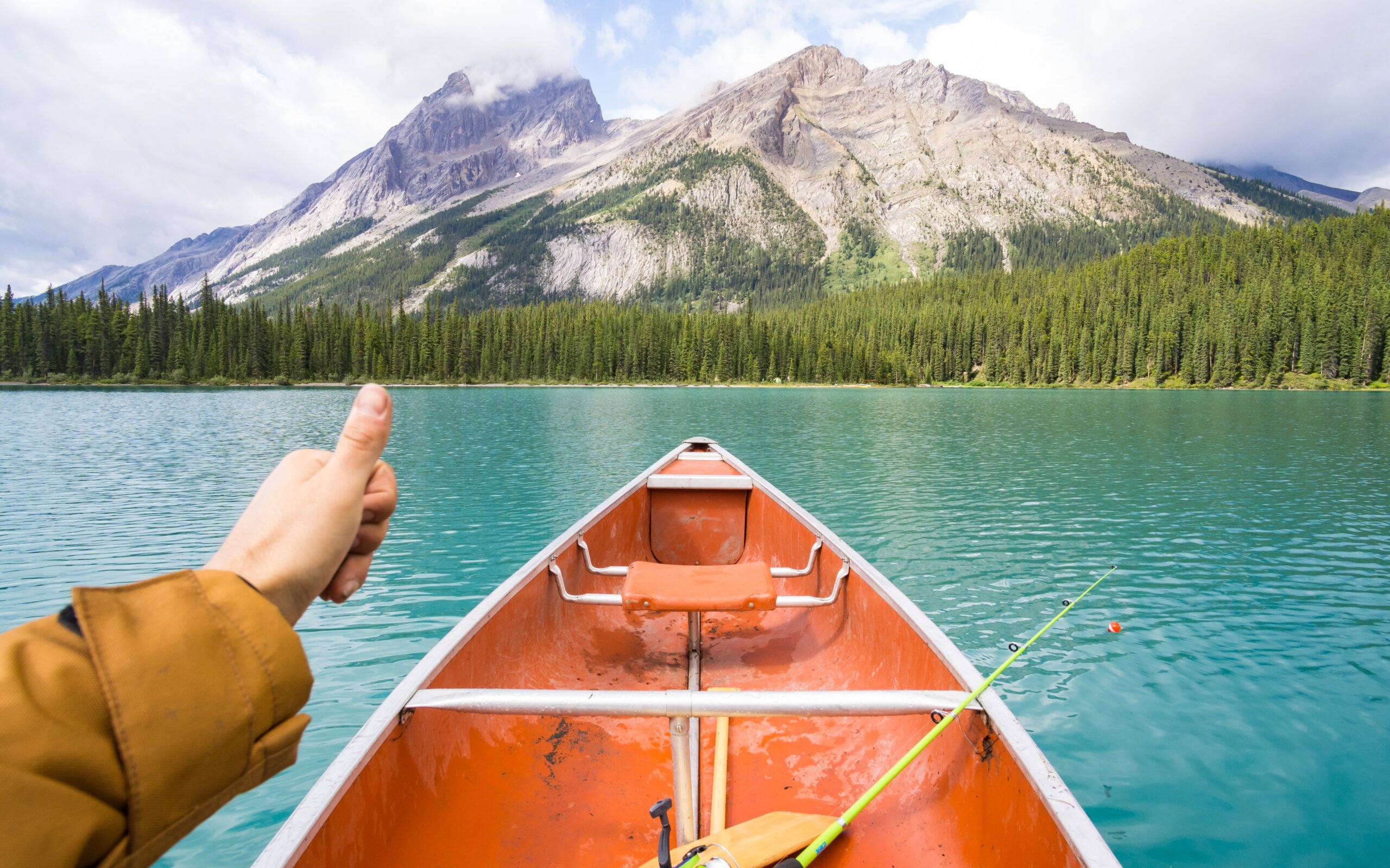 Thumbs up for Maligne Lake day trip adventure