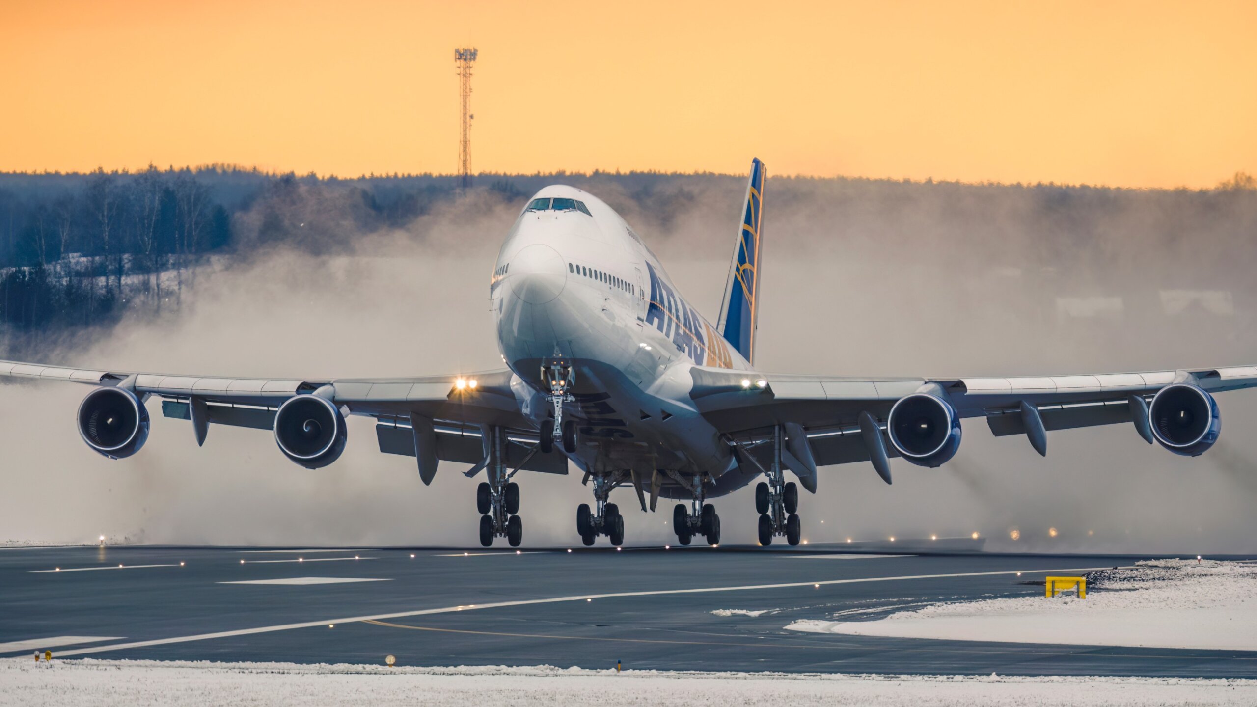 Vilnius Lithuania 2023-01-23 (N480MC) ATLAS AIR BOEING 747-400