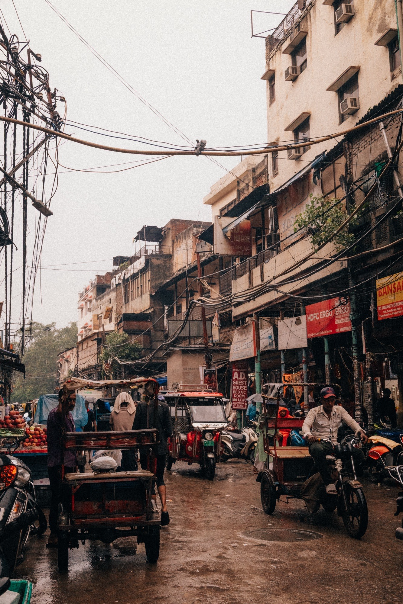 The chaotic streets of Delhi. 