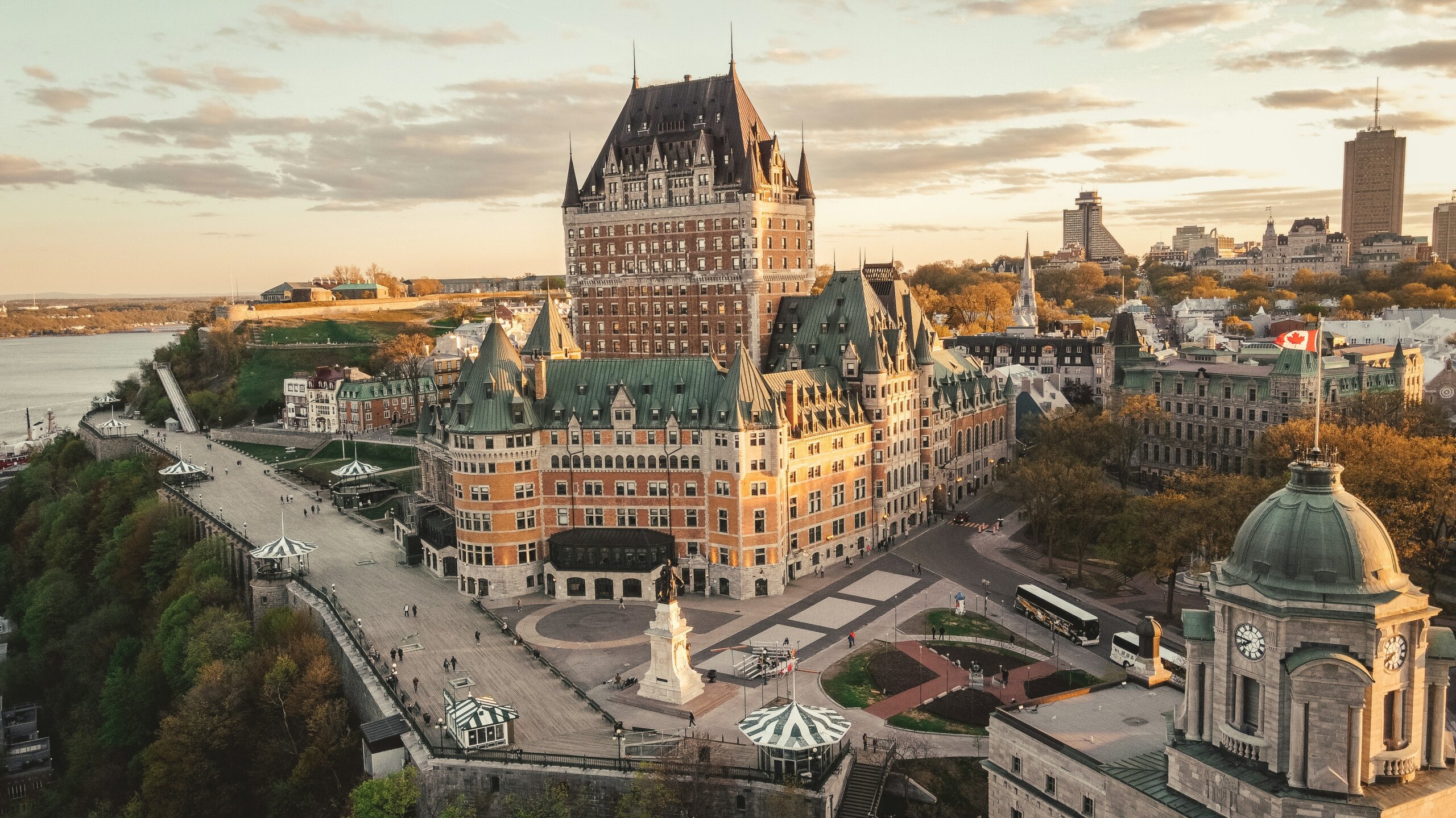Sunset view of Château Frontenac in Quebec City, Canada, overlooking Old Quebec and the St. Lawrence River.