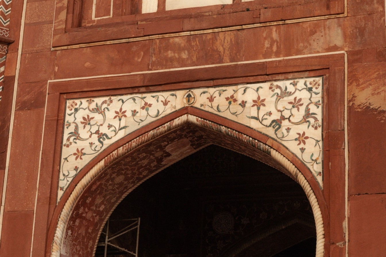 The beauty and details all around the Taj Mahal.
