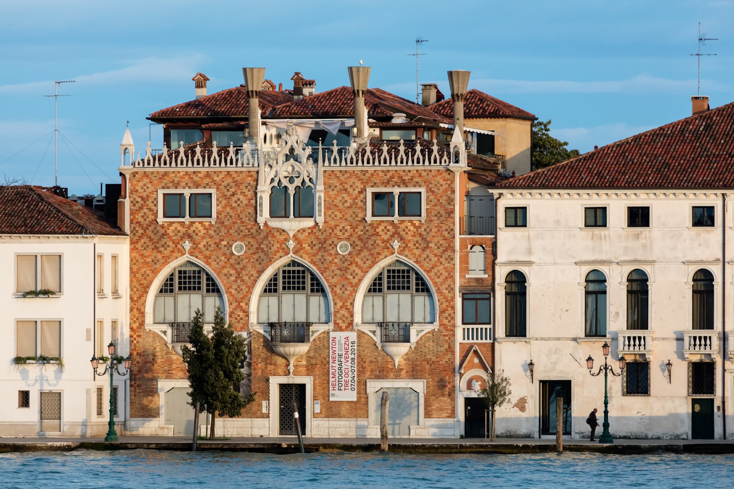 The Casa dei Tre Oci or Casa di Maria, designed in 1912-1913 by the Bolognese painter Mario de Maria is a modern, neo-gothic palace located in the island of Giudecca.