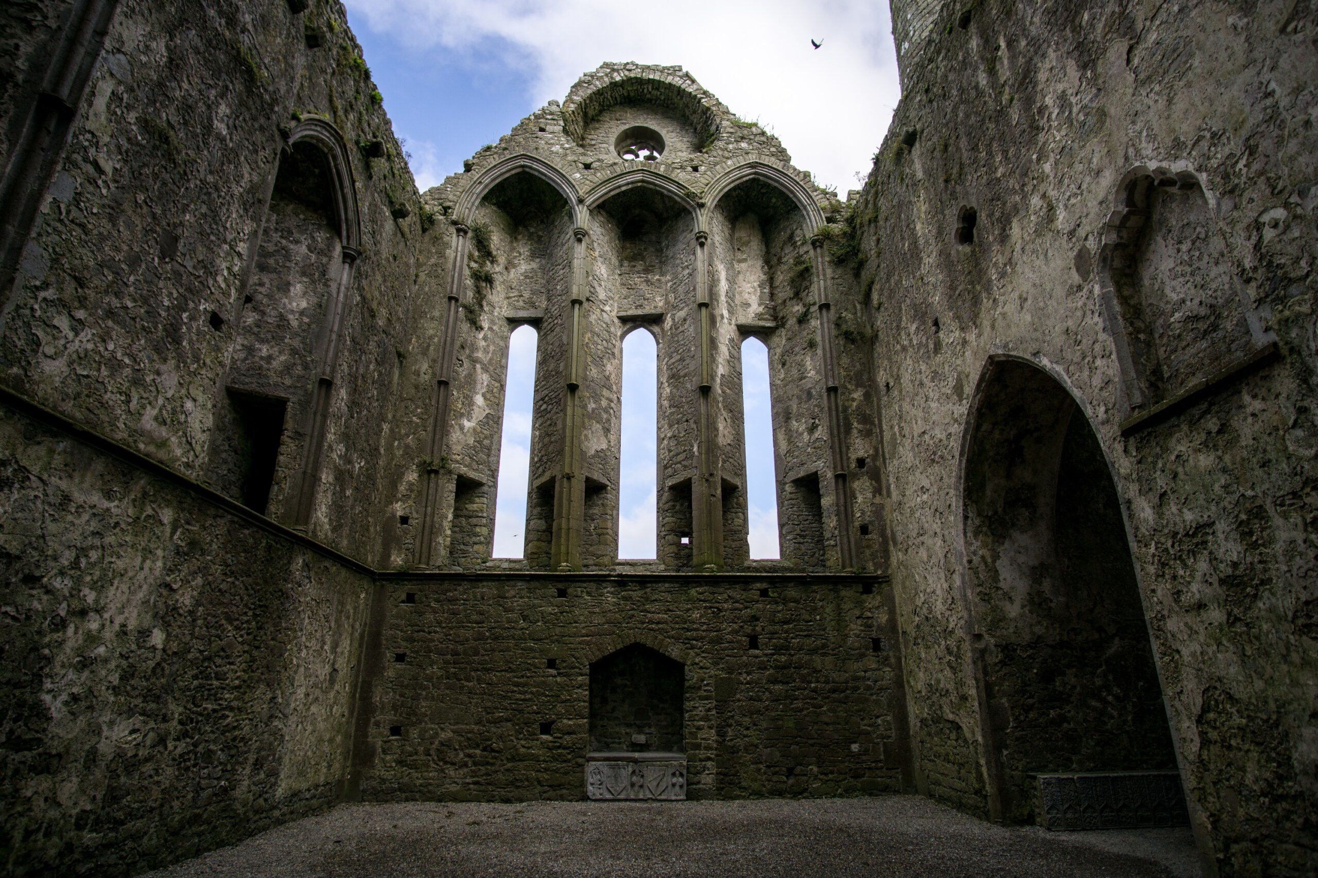 Inside rock of cashel ruin in ireland
