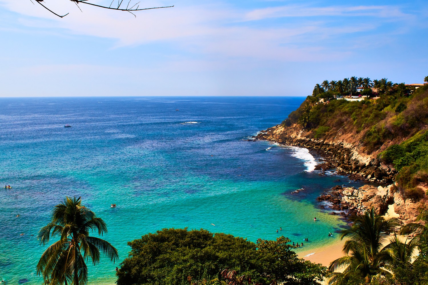paradise mexican beach with turquoise water and blue sky in carrizalillo beach on puerto escondido oaxaca

