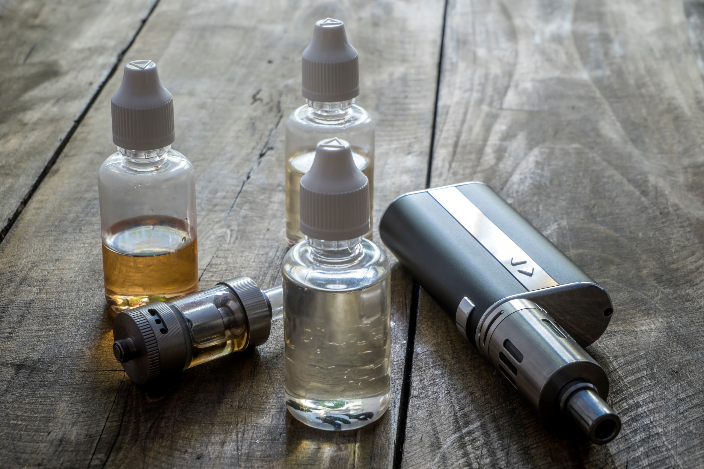 e-cigarettes with different re-fill bottles