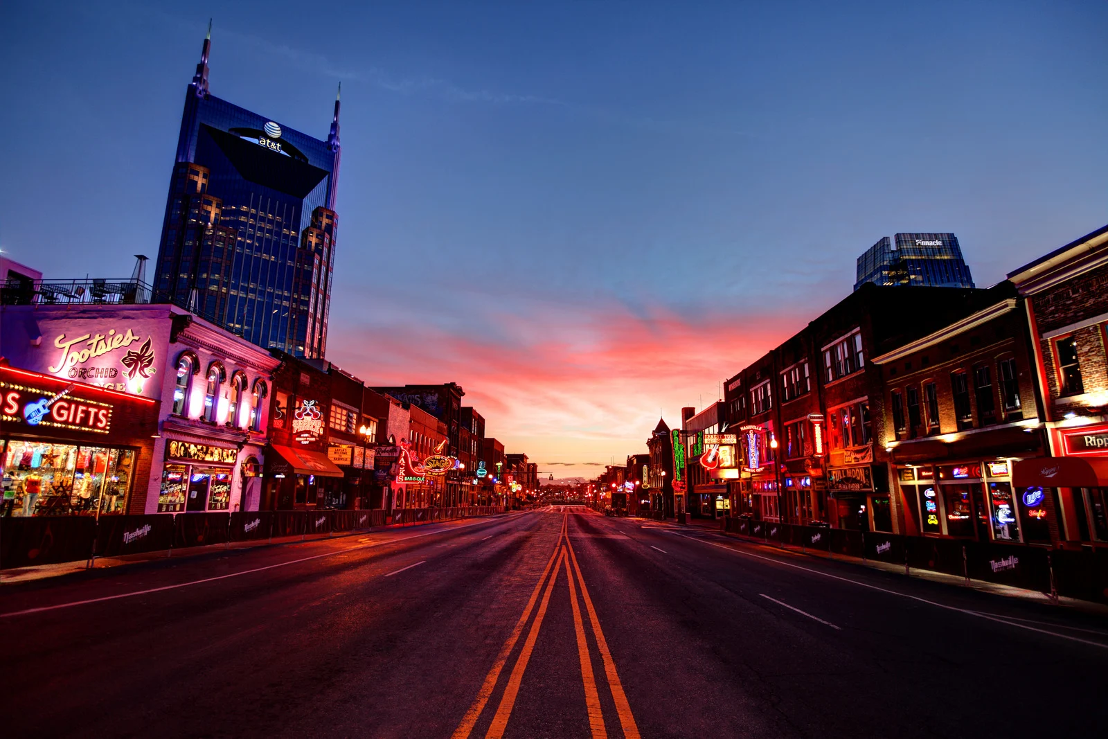 downtown Nashville, Tennessee at dusk