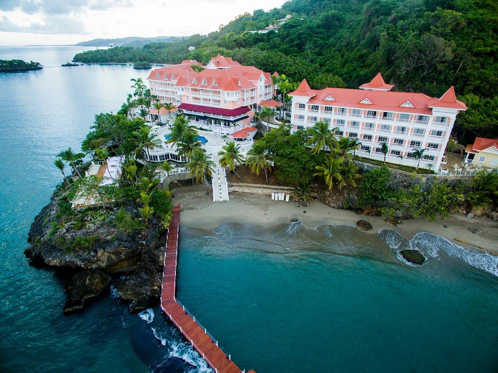 Exterior view of Bahia Principe Grand Samana